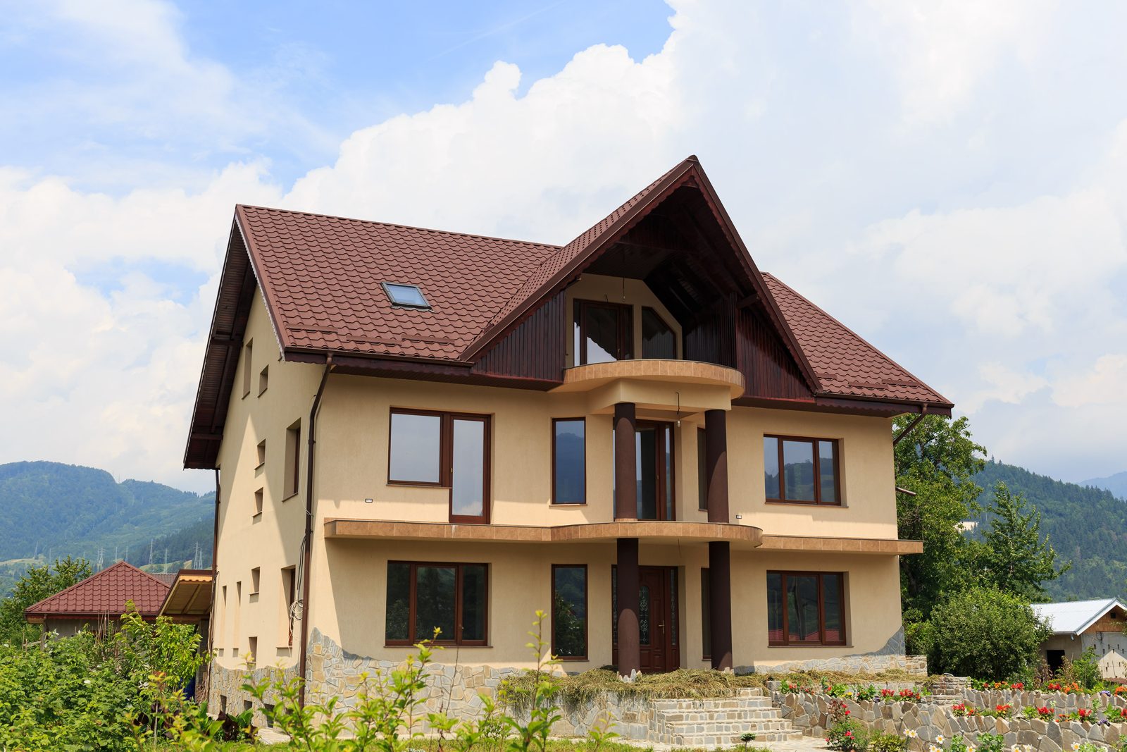 Acoperiș cu țiglă metalică BILKA Balcanic — lucrare realizată