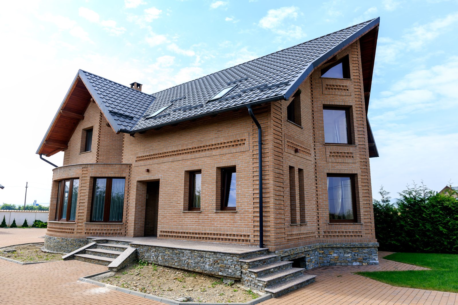 Acoperiș cu țiglă metalică BILKA Balcanic — lucrare realizată